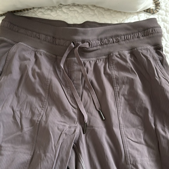 Dance Studio Mid-Rise Cropped Pant - Picture 3 of 6